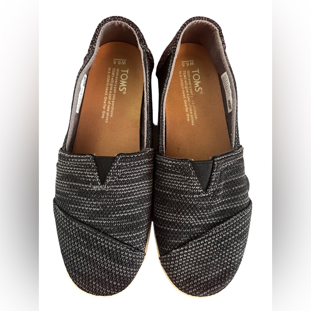 Tom's Classic Canvas Slip On Shoes Size 6.5 Wide